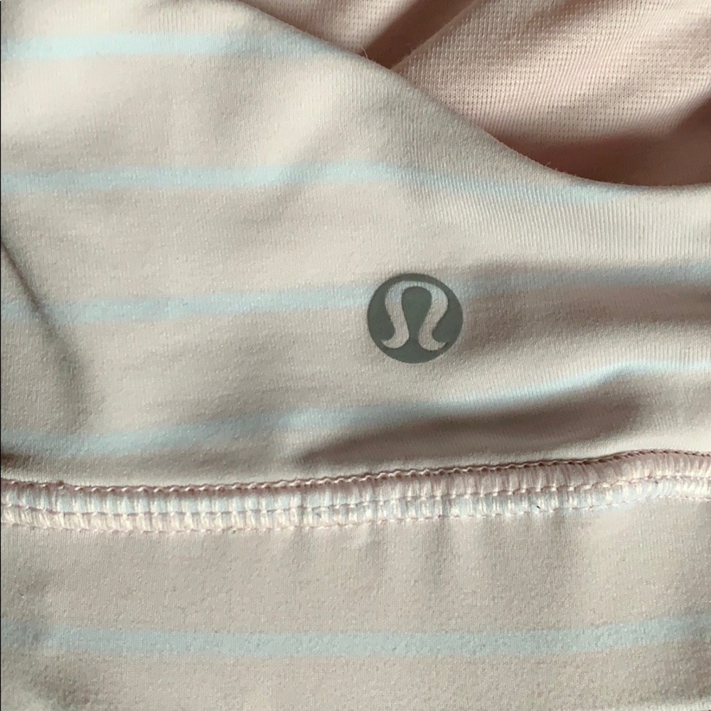 Lululemon sports bra